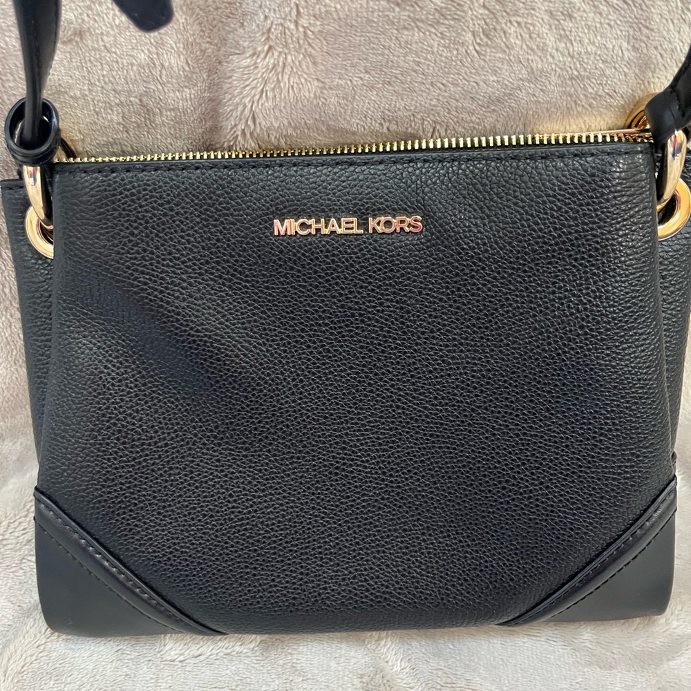 Michael Kors Mk Nicole Large Triple Compartment Cross… Gem